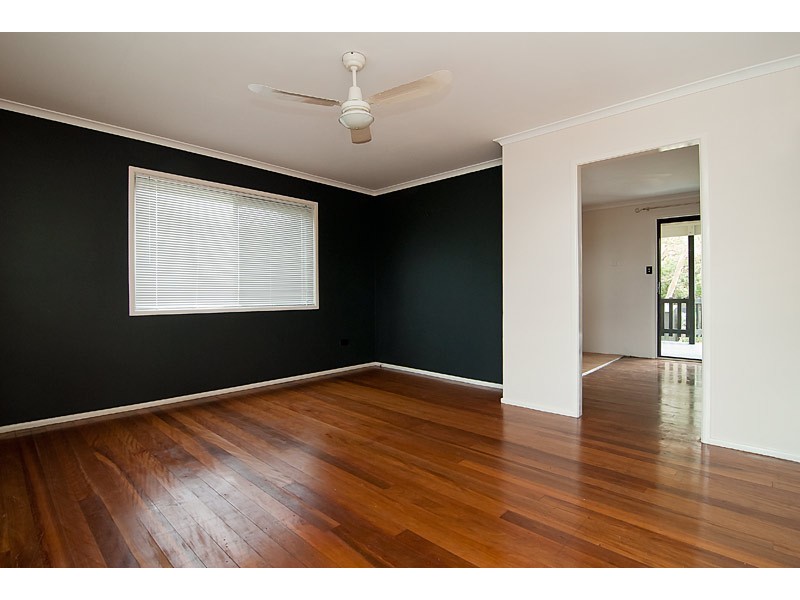 6 Satinwood St, Crestmead QLD 4132