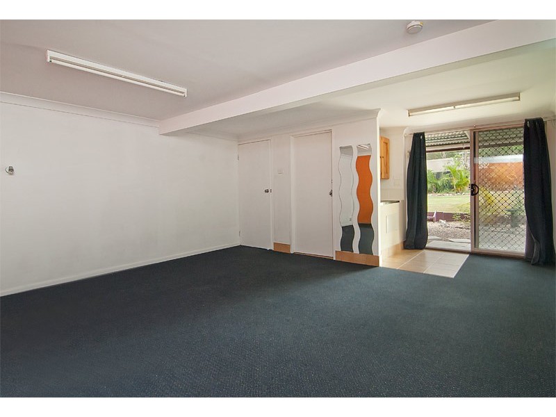 6 Satinwood St, Crestmead QLD 4132