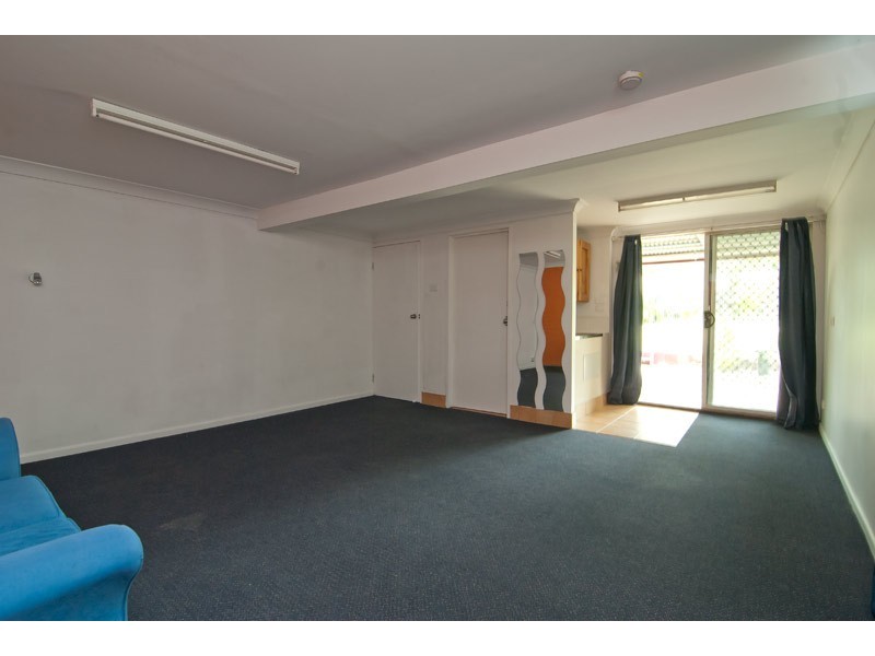 6 Satinwood St, Crestmead QLD 4132