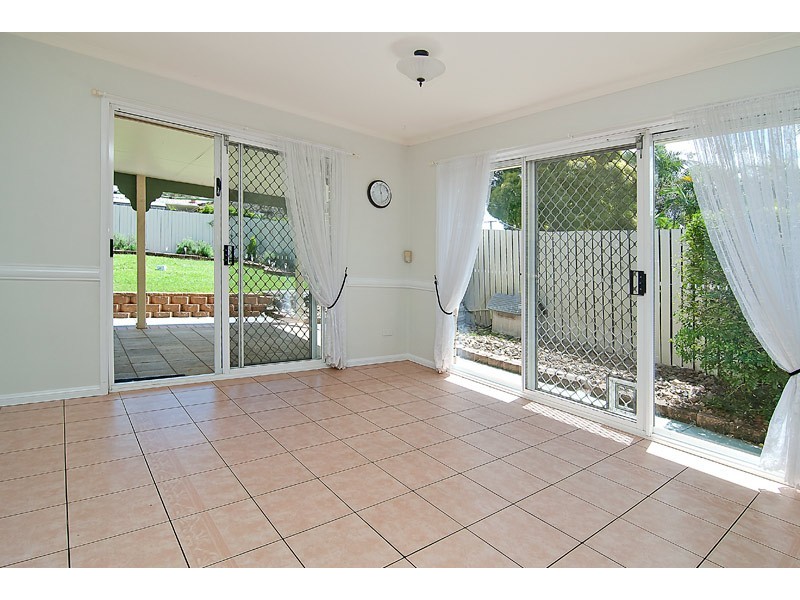 211 Chambers Flat Rd, Crestmead QLD 4132