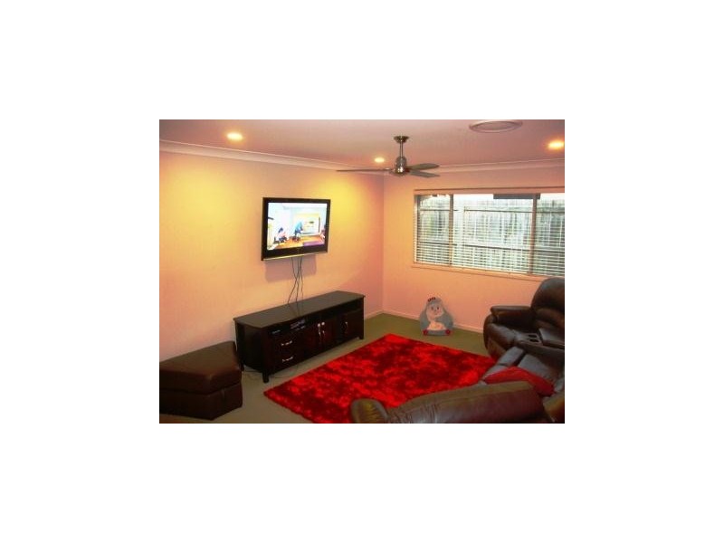 11 Shamrock Street, Crestmead QLD 4132