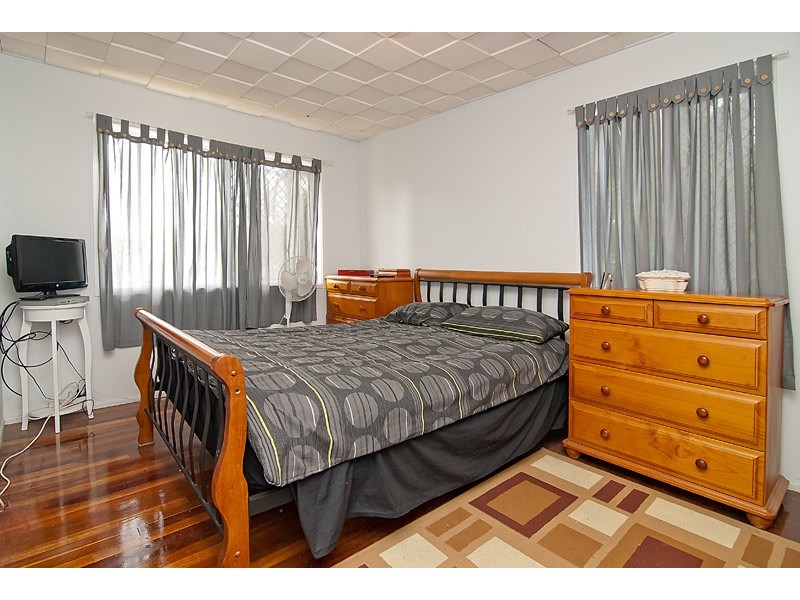 16 Edith Street, Kingston QLD 4114