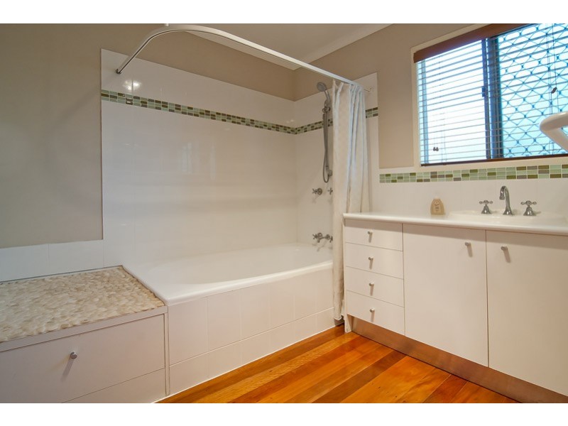 8 Heidi Street, Marsden QLD 4132