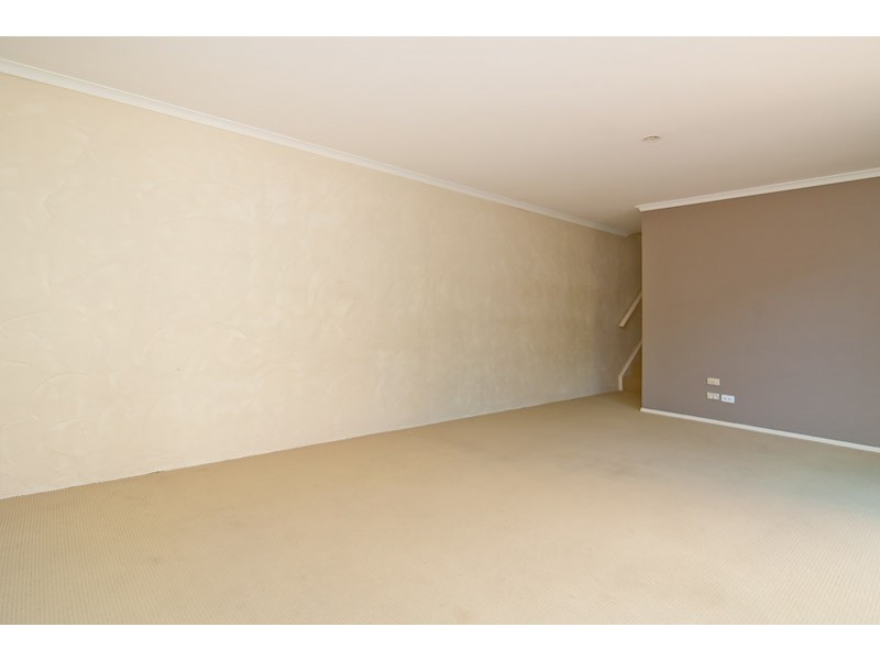 8/61 Harburg Drive, Beenleigh QLD 4207