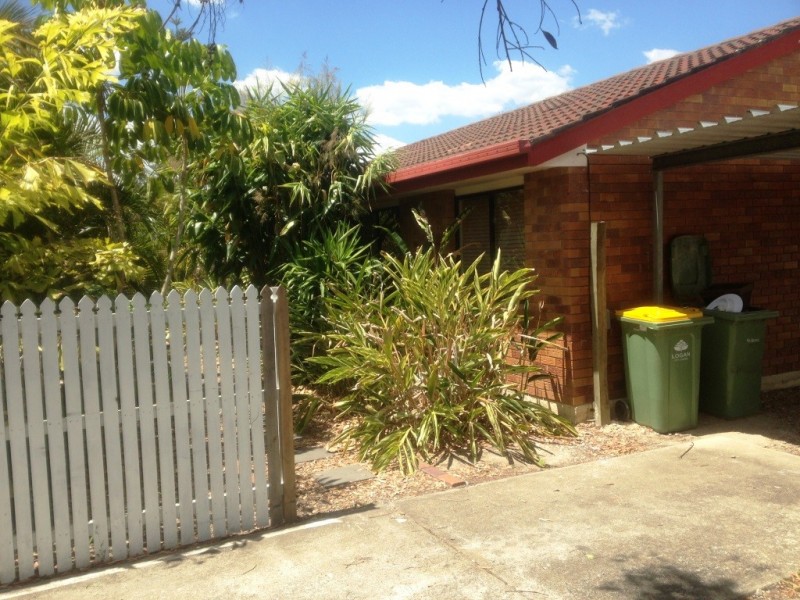 74 Augusta St, Crestmead QLD 4132