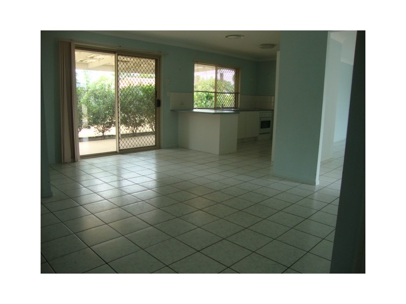 11 Grandview St, Crestmead QLD 4132