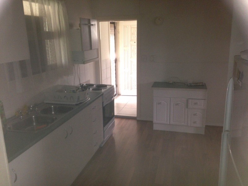 8 ACACIA Road, Woodridge QLD 4114