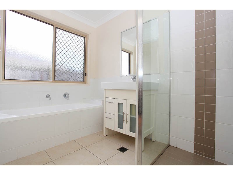 14 Crescendo St, Crestmead QLD 4132