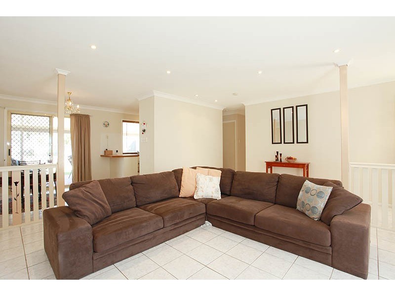 15 Rutyna Crescent, Crestmead QLD 4132