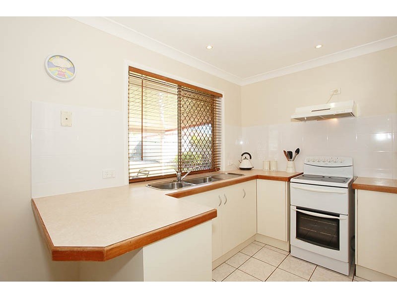 15 Rutyna Crescent, Crestmead QLD 4132