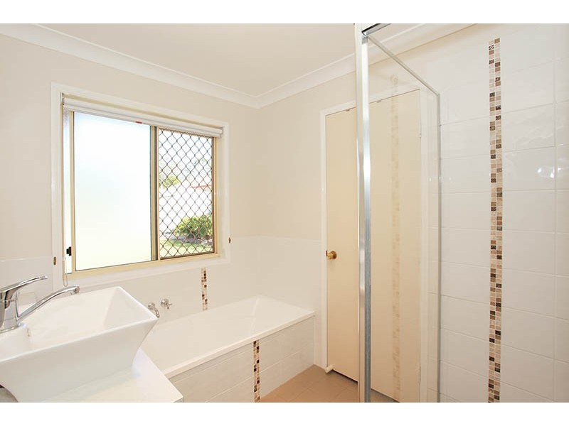 15 Rutyna Crescent, Crestmead QLD 4132