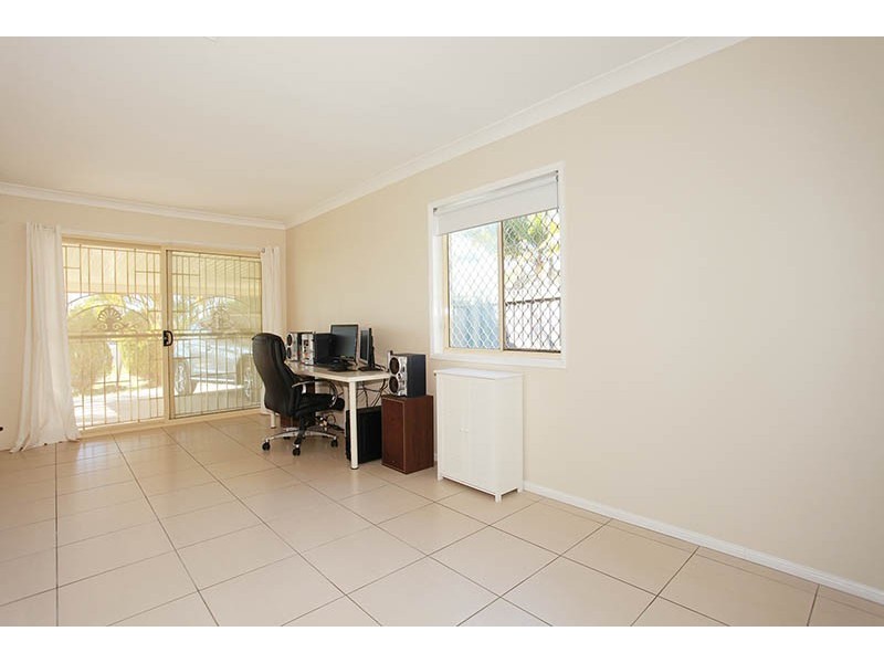 15 Rutyna Crescent, Crestmead QLD 4132