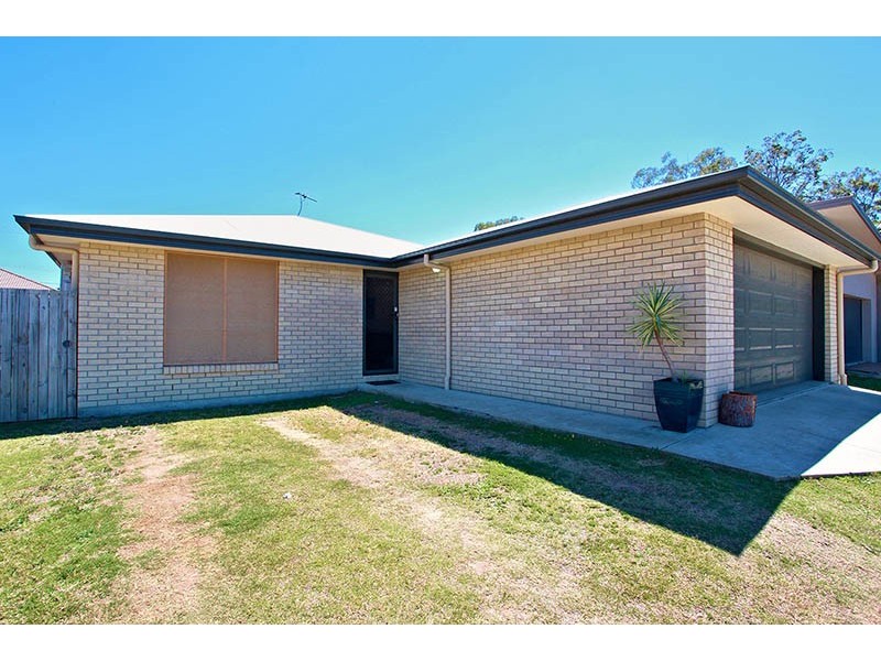 8 voyager Street, Marsden QLD 4132