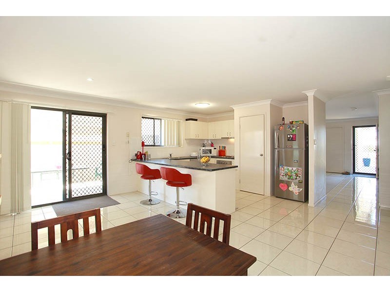 8 voyager Street, Marsden QLD 4132