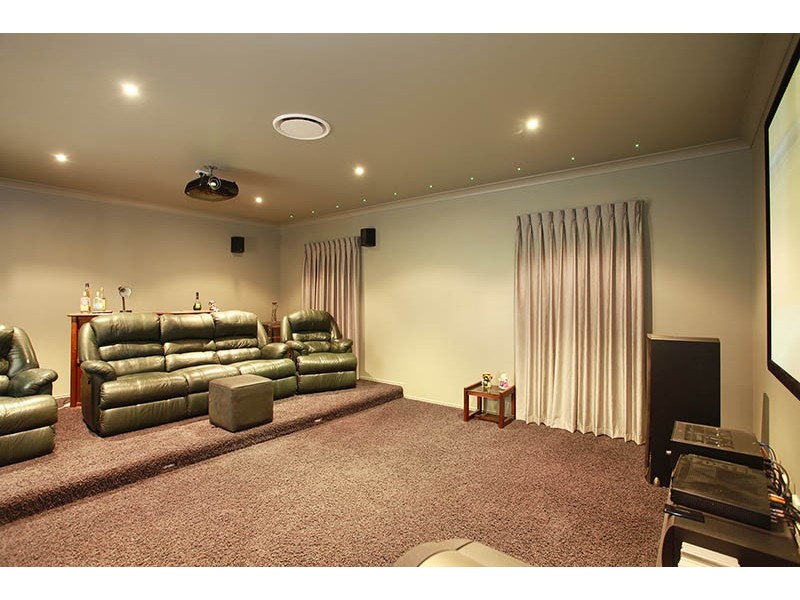 203 Rossmore Road, Chambers Flat QLD 4133
