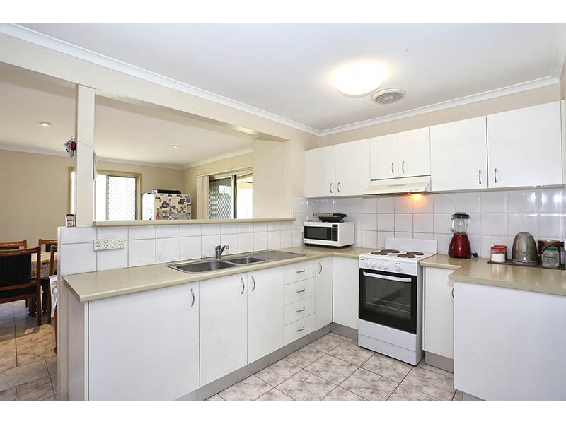 8 Bloodwood St, Crestmead QLD 4132