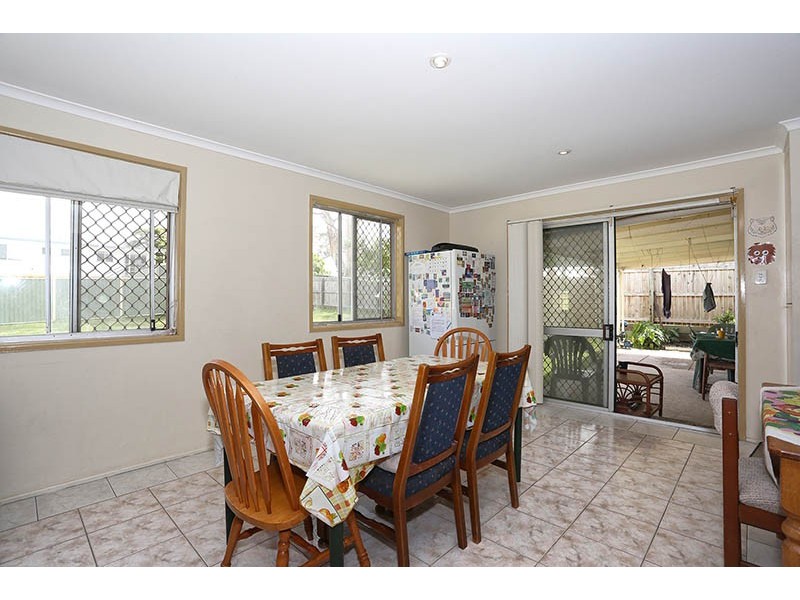 8 Bloodwood St, Crestmead QLD 4132