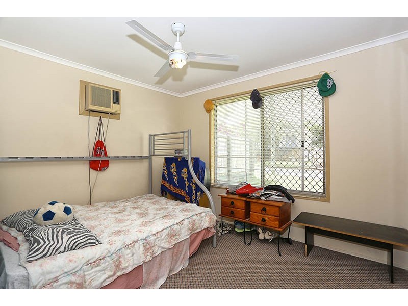 8 Bloodwood St, Crestmead QLD 4132