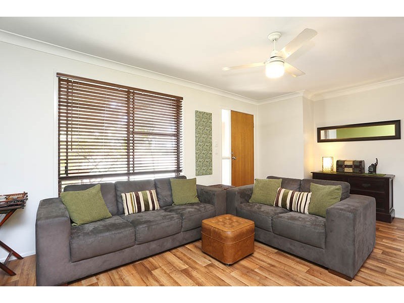20 Emerald Drive, Regents Park QLD 4118