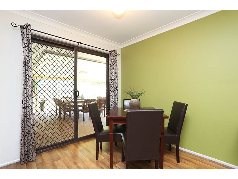 20 Emerald Drive, Regents Park QLD 4118