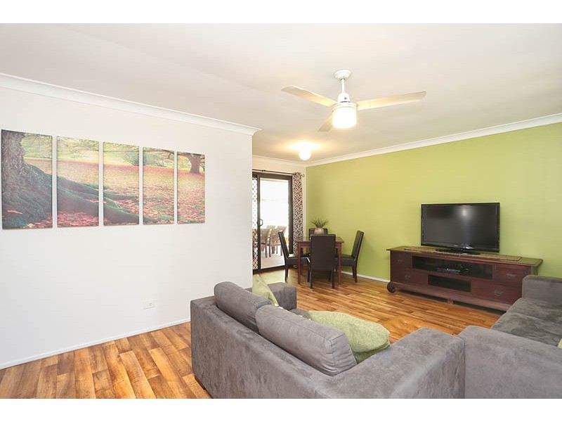 20 Emerald Drive, Regents Park QLD 4118