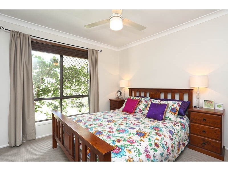 20 Emerald Drive, Regents Park QLD 4118