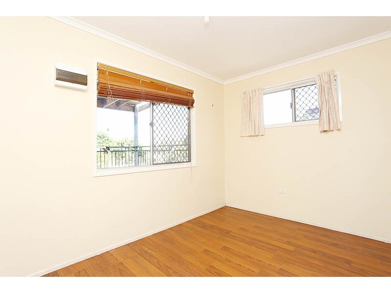 33 Coachwood Street, Crestmead QLD 4132