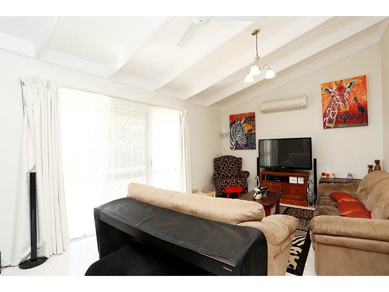 34 Hickory St, Marsden QLD 4132