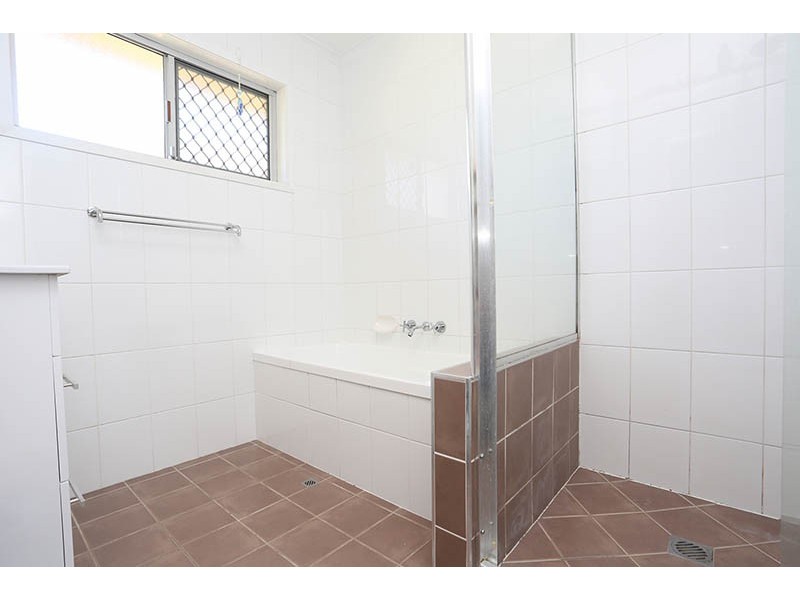 34 Hickory St, Marsden QLD 4132