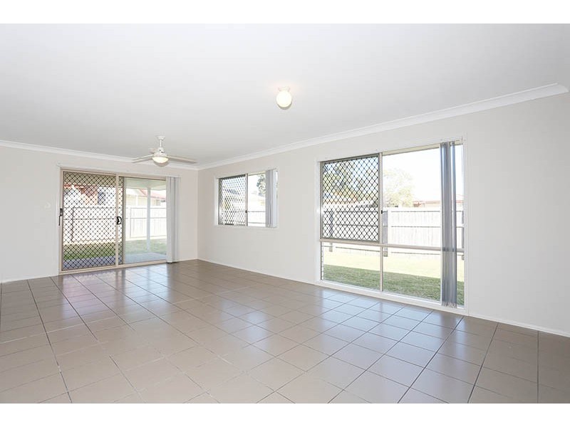 5 Elcock Ave, Crestmead QLD 4132