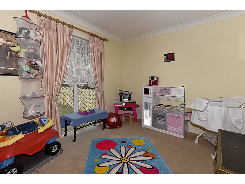 5 Iberis Court, Regents Park QLD 4118