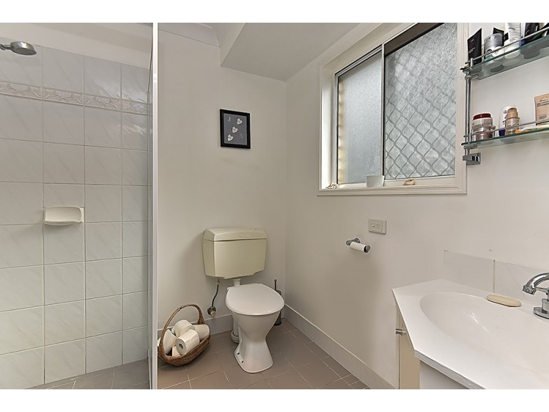 5 Iberis Court, Regents Park QLD 4118