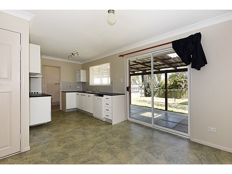 16 Myrtle Street, Waterford West QLD 4133