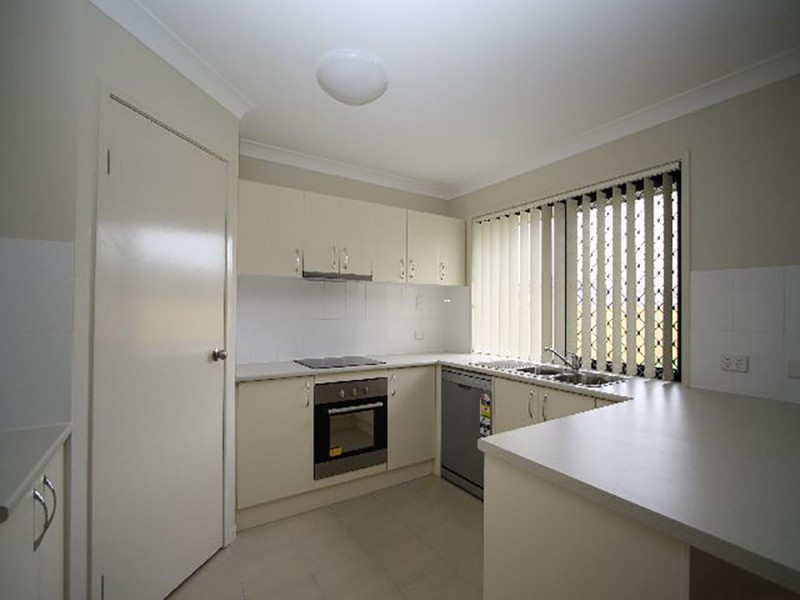 14 Newhaven St, Marsden QLD 4132