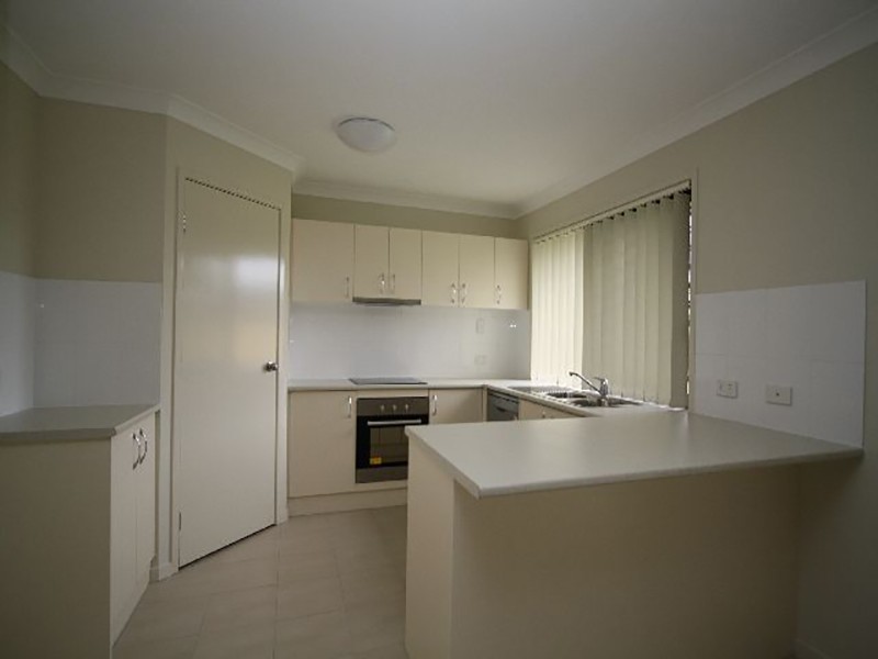 14 Newhaven St, Marsden QLD 4132