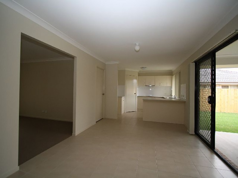 14 Newhaven St, Marsden QLD 4132