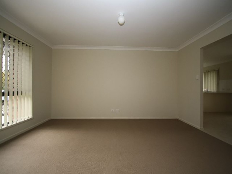 14 Newhaven St, Marsden QLD 4132