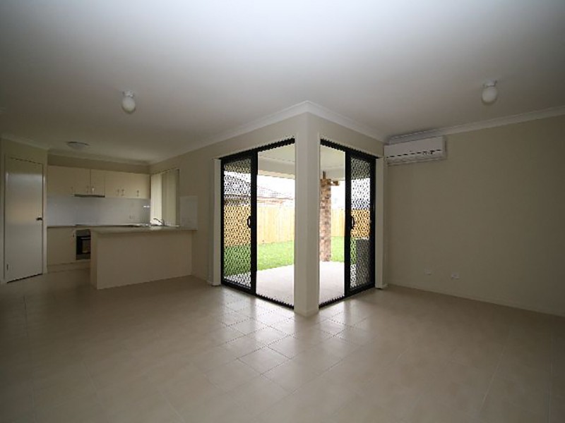 14 Newhaven St, Marsden QLD 4132