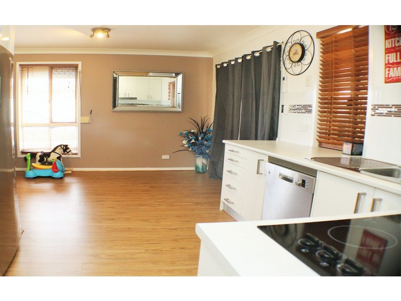 33 Wallace St, Crestmead QLD 4132