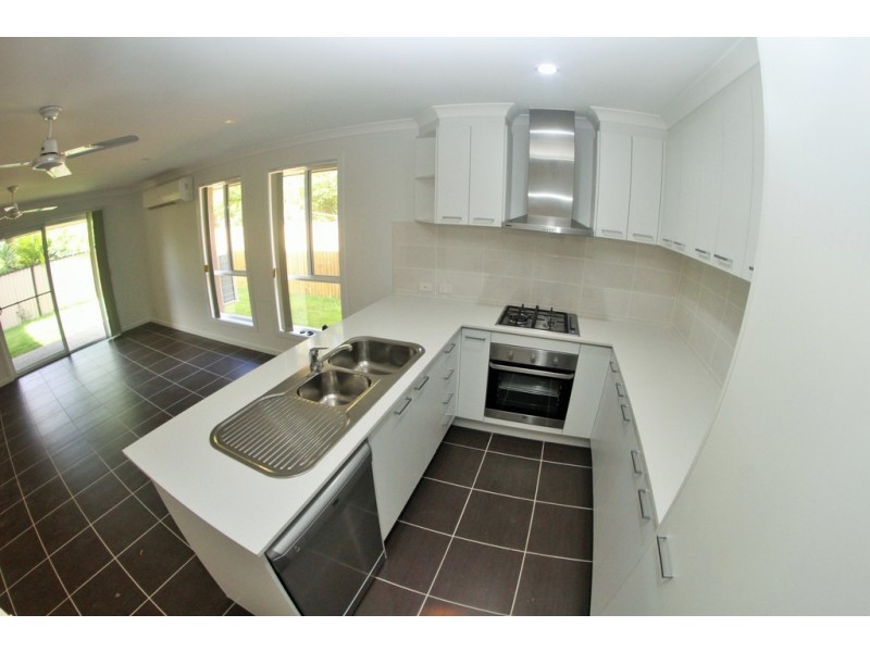4 Woodburn St, Marsden QLD 4132