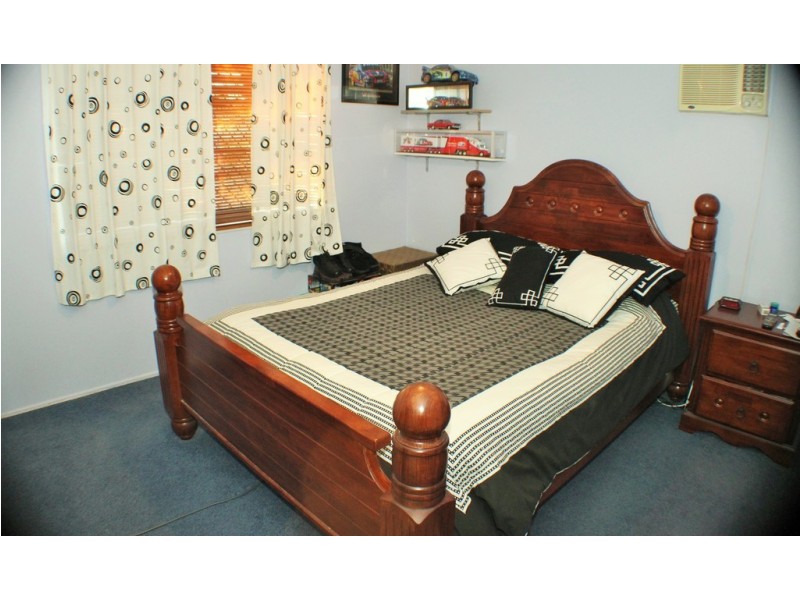 13 PAPERBARK ST, Crestmead QLD 4132