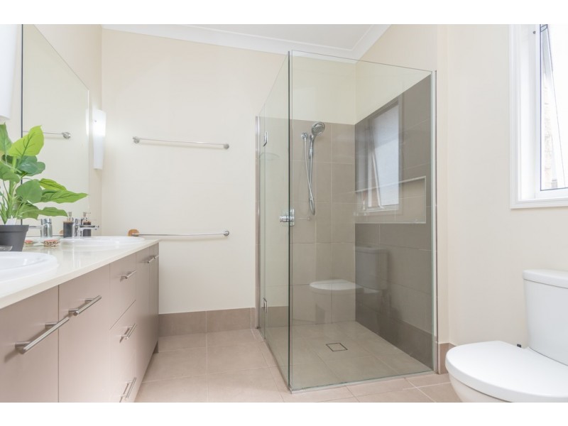 72 Samsonvale Road, Strathpine QLD 4500