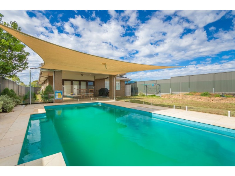 72 Samsonvale Road, Strathpine QLD 4500