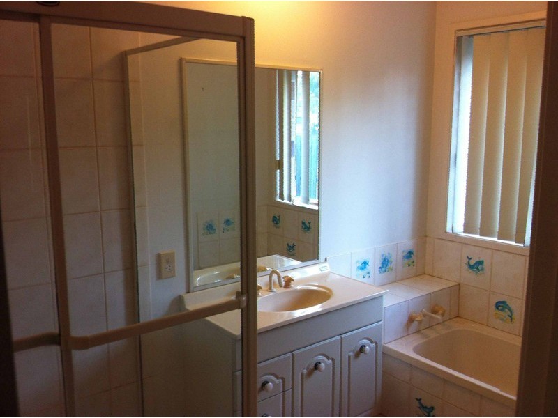 21 Kirri Avenue, Petrie QLD 4502