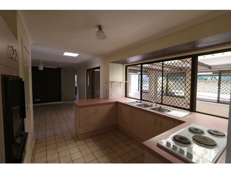 7 Toulouse Avenue, Petrie QLD 4502