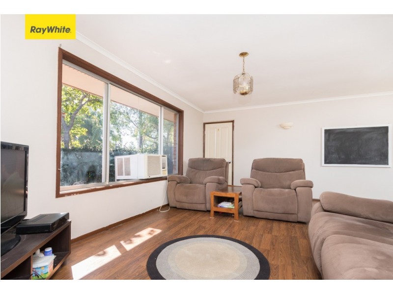 8 Barrine Court, Petrie QLD 4502