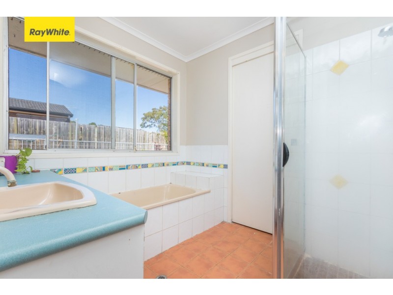 8 Barrine Court, Petrie QLD 4502