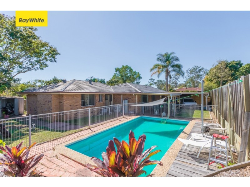 8 Barrine Court, Petrie QLD 4502