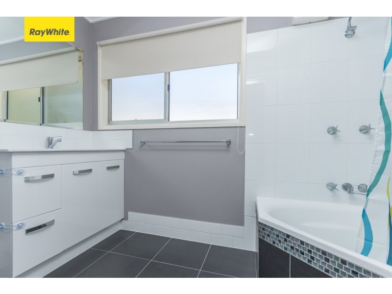 25 Pinelands Street, Lawnton QLD 4501