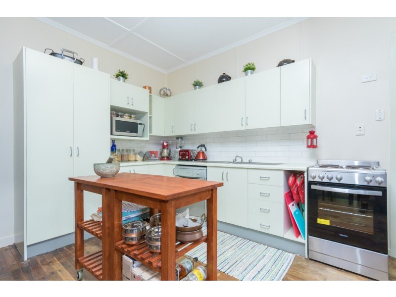 39 Young Street, Petrie QLD 4502